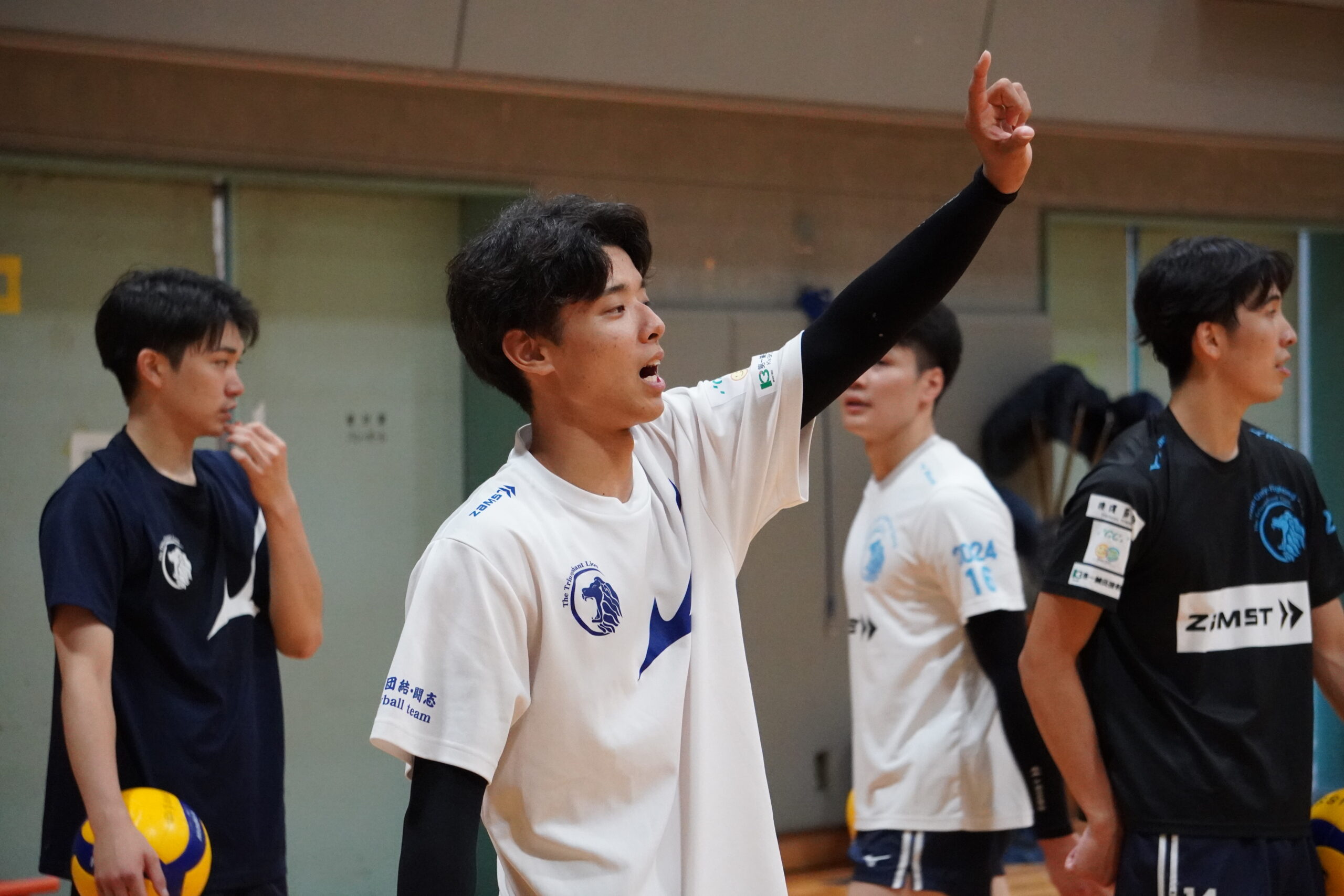 ボール練習！ - 日本体育大学 男子バレーボール部